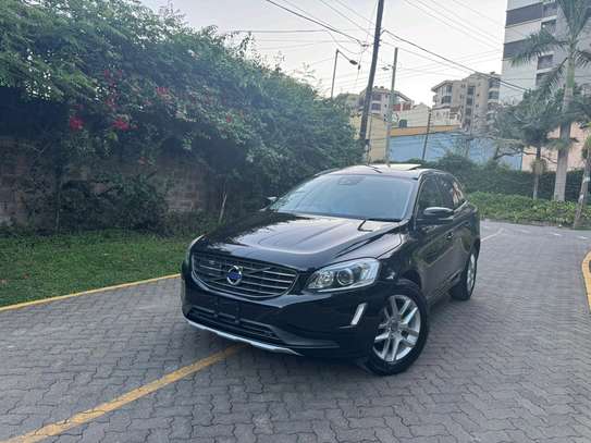 Volvo Xc60 black color 2017 model image 10