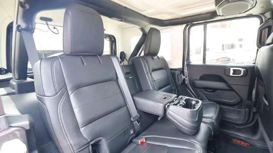Jeep Wrangler Sahara Black 2019 image 5