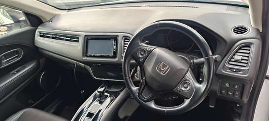 Honda Vezel Hybrid white 2018 image 4