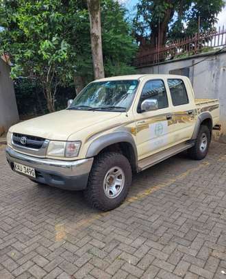 Toyota Hilux Double Cabin 4WD image 2