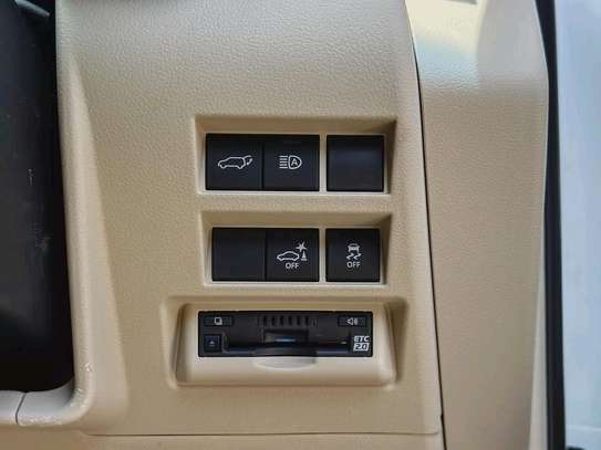 Toyota land cruiser Zx Sunroof 2022 image 10