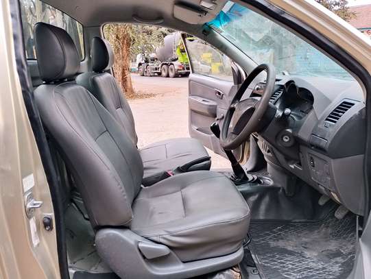 TOYOTA HILUX SINGLE CAB MANUAL LOCALLY ASSEMBLED image 7
