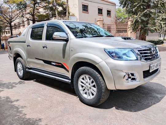 TOYOTA HILUX DOUBLE CAB AUTOMATIC 2013 MODEL image 3