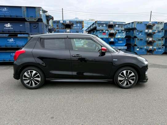 Suzuki Swift RS hybrid 2019 image 4