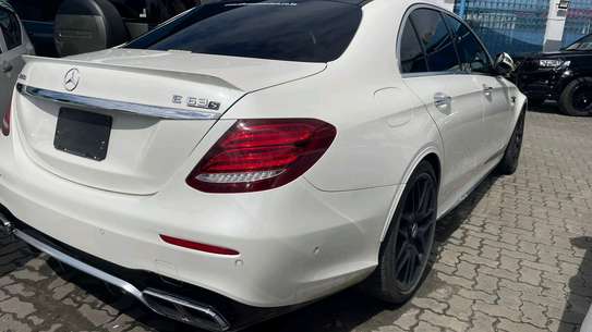 MERCEDES BENZ E63s 2018MODEL SUNROOF image 4