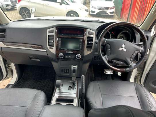 Mitsubishi Pajero white color 2018 model fully loaded image 3