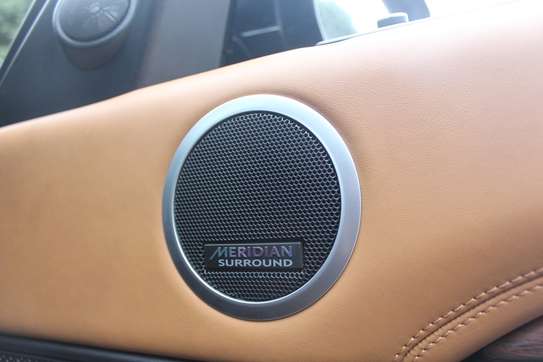 Landrover Discovery 5 7 Seater 2018 75,000 Kms image 10