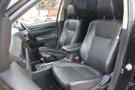 Mitsubishi Outlander SUV GF8W 4WD 2016 70,000 Kms image 4