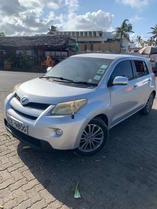 Toyota IST image 2