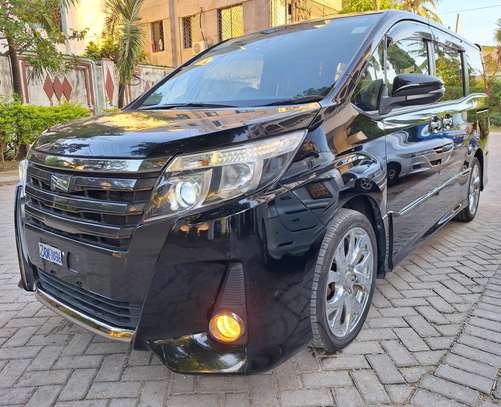 Toyota Noah WXB black 2018 image 2