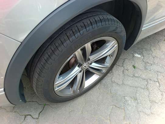 Volkswagen Tiguan 2.0TDI image 10
