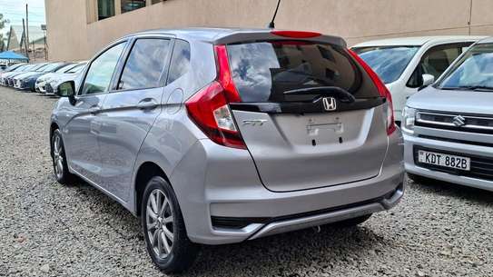 Honda Fit EX Hybrid Silver Color 2018 model fully loaded. image 7