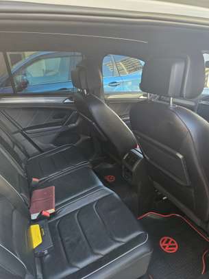 Sunroof Volkswagen Tiguan R-Line 4-Motion image 4