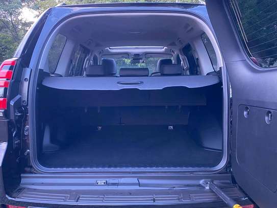 Toyota land cruiser prado black color fully loaded 2019. image 5