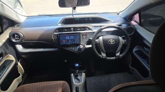Toyota Aqua image 6
