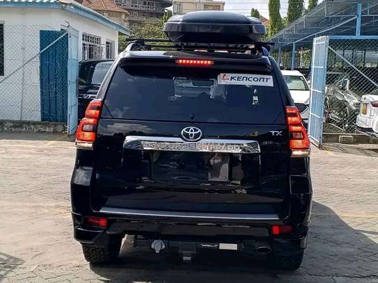Toyota landcruiser Prado image 2