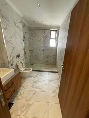 Serviced 2 Bed Apartment with En Suite in Westlands Area image 9