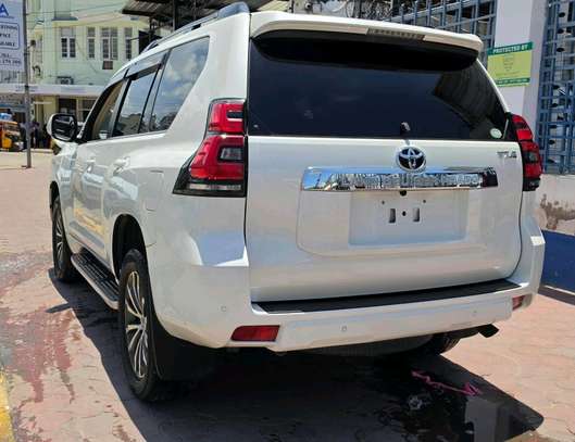 Toyota land Cruiser Prado TZ-G White 2019 image 13