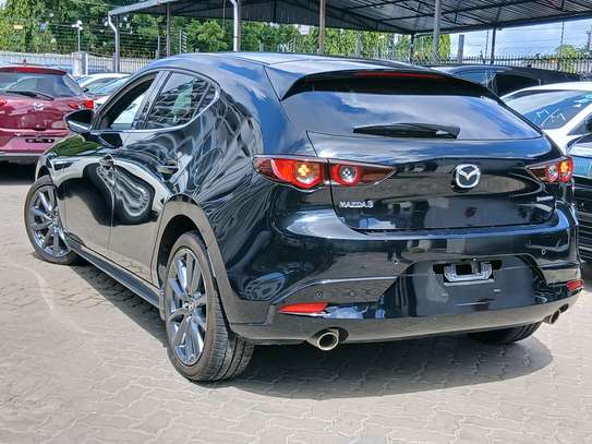 Mazda 3 image 2