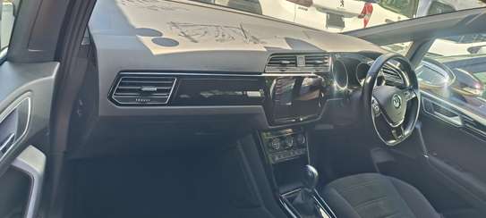 Volkswagen Touran R-line black 2018 image 6