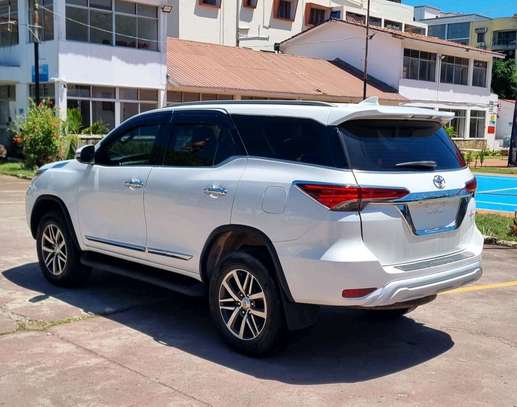 FORTUNER image 5