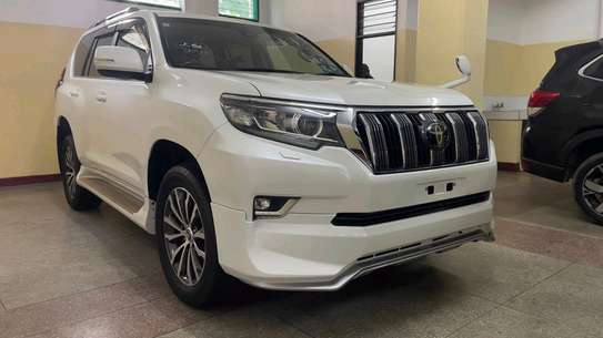 TOYOTA LANDCRUISER PRADO TX PETROL 2019MODEL SUNROOF image 5