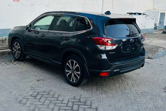 Subaru Forester black 2018 AWD image 9