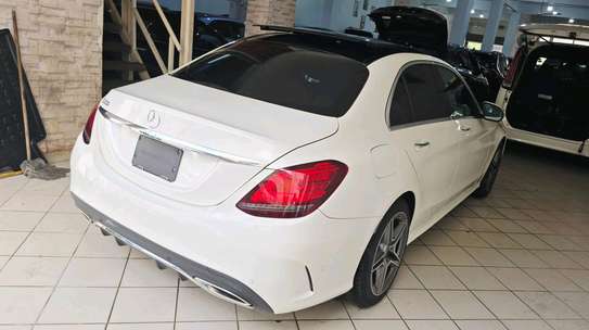 Mercedes benz image 3