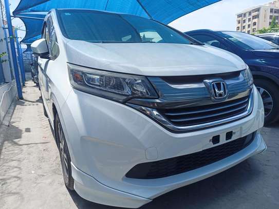 Honda Freed Hybrid white 2018 image 3