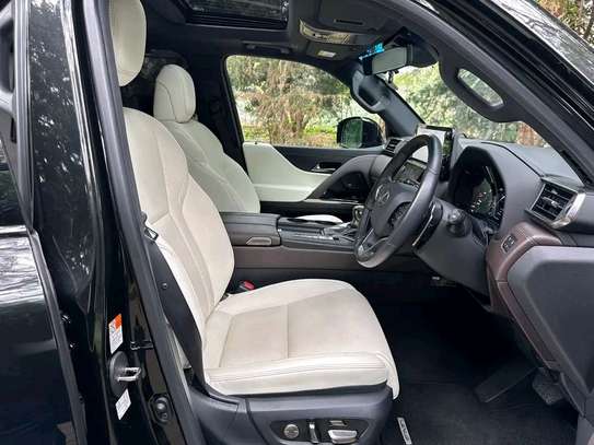 2023 Lexus LX600 image 8