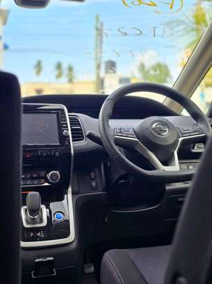 Nissan Serena epower black 2019 image 10