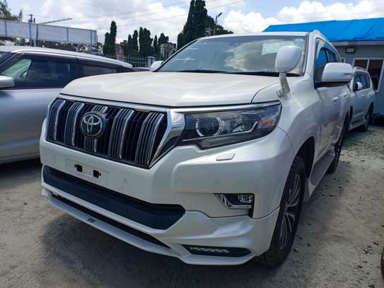 Toyota Land cruiser prodo tx 2019 model image 4