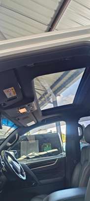 Lexus LX570 Sport White 2018 image 8