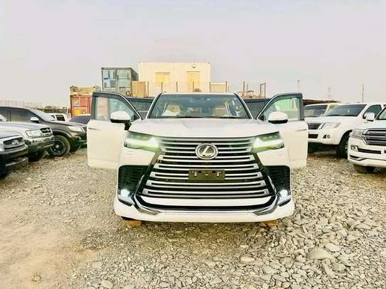 Lexus Lx600 2023 Sport image 2