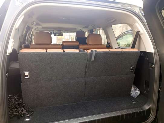 Toyota land cruiser prodo tx  2019 model image 4