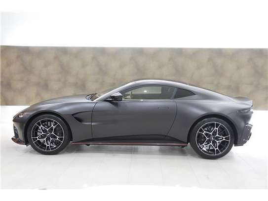 2022 ASTON MARTIN VANTAGE AMR HERO EDITION image 5