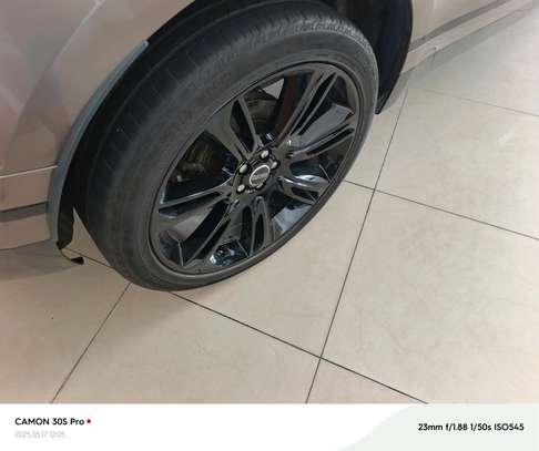 Range Rovers vellar image 9