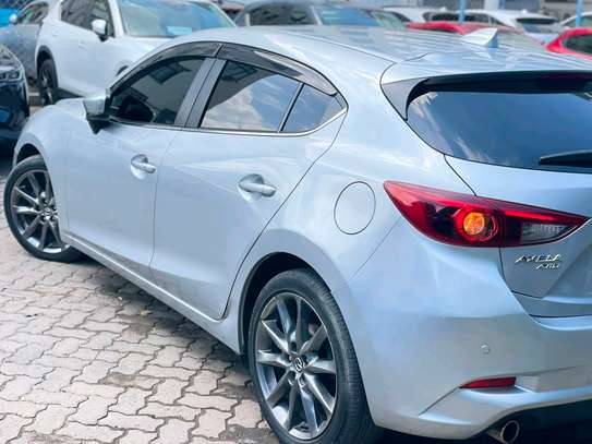 MAZDA AXELA 2017MODEL SUNROOF DIESEL image 3