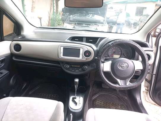 TOYOTA VITZ.. 2014 MODEL.. image 9