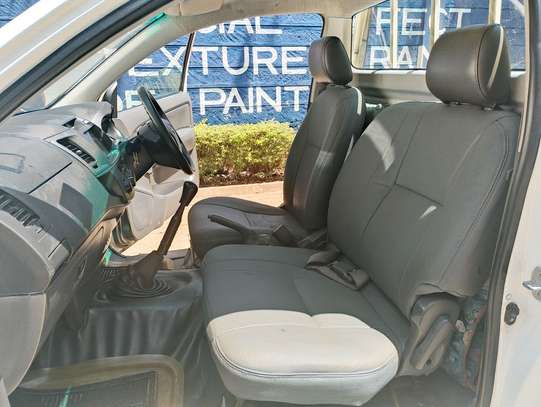 TOYOTA HILUX SINGLE CAB MANUAL.. image 2