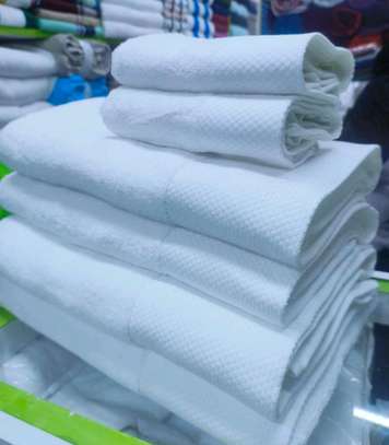 WHITE BATHROOM TOWELS-EXTRA LARGE image 3
