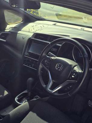 Honda fit hybrid 2018model image 5