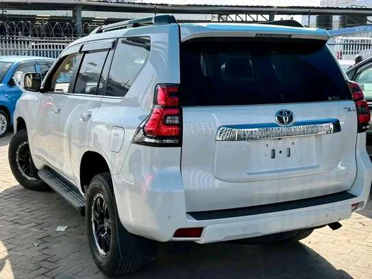 Toyota landcruiser Prado TXL image 6