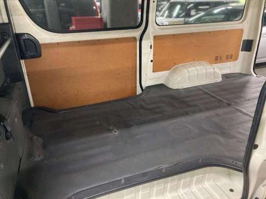 TOYOTA HIACE 7L 2019 AUTO DIESEL image 3