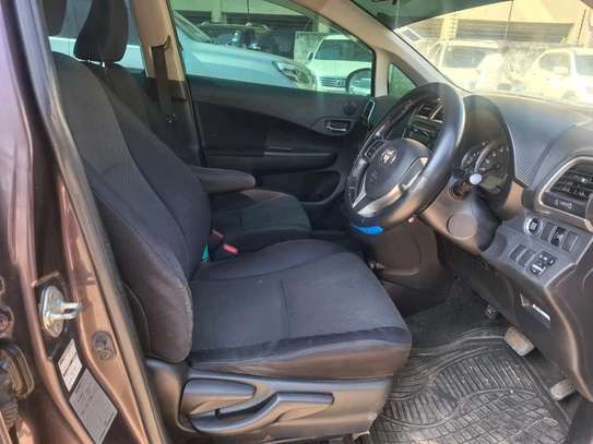 Toyota Ractis 1500cc image 8