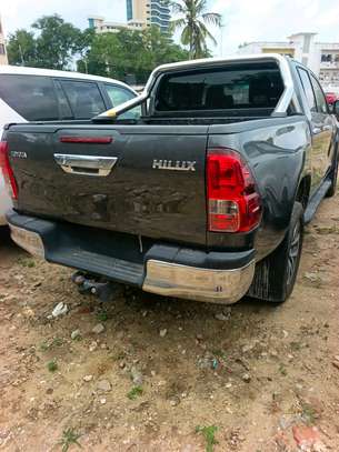 Toyota Hilux incible image 24