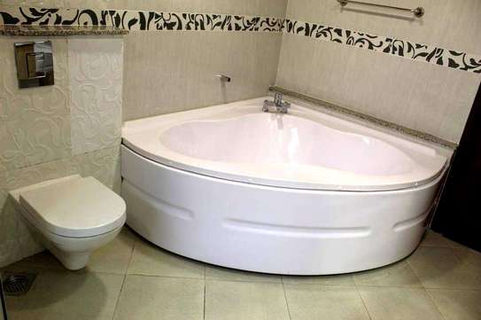 Elegant 5 Bedroom Townhouse for Sale in Kyuna image 6