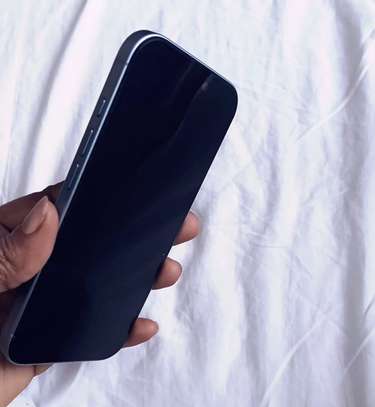 iPhone 17 image 4