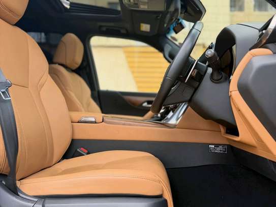 2020 Lexus LX600 image 2