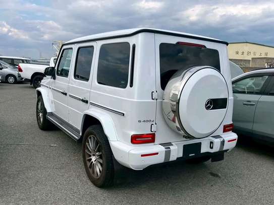 Mercedes Benz G400d image 12